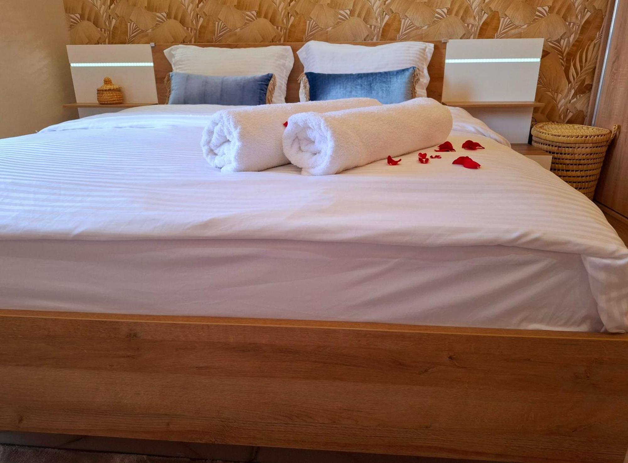 Azur Appartement 에사우이라 외부 사진